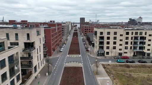 Luftbild in einer Straße der Überseestadt