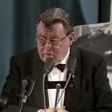 Der bayerische Ministerpräsident Franz-Josef Strauß hält eine Rede als Ehrengast beim Bremer Eiswettfest 1988