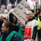Collage zeigt eine Treckerdemo, streikende der GDL und des Einzelhandels