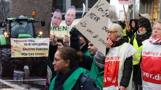 Collage zeigt eine Treckerdemo, streikende der GDL und des Einzelhandels