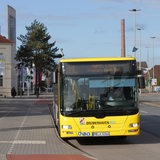 Bremerhaven Bus wartet an einer Haltestelle