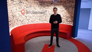 Felix Krömer im Studio Bremerhaven.