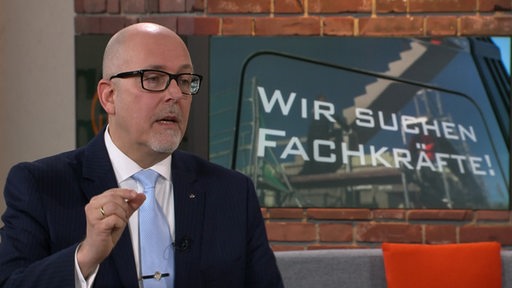 Der Talkgast Kai Stührenberg im Gespräch bei buten un binnen.