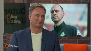 Redakteur und Moderator Stephan Schiffner ist zugast im buten un binnen Studio