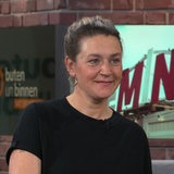 Die Festivalleiterin Esther Siwinski zu Gast im Studion bei buten un binnen.