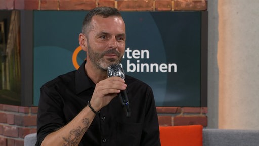 Der Politikwissenschaftler Andreas Klee im Interview bei buten un binnen.