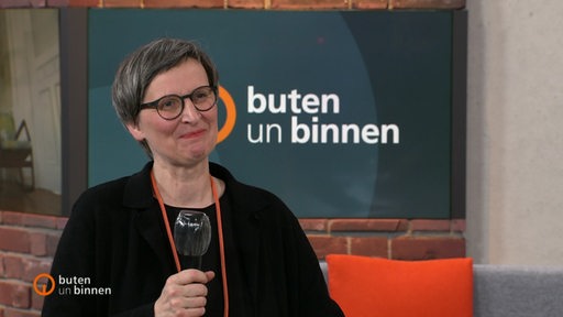 Die Kunstwissenschaftlerin Kathrin Heinz im Interview bei buten un binnen.