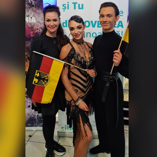 Uta und Luna Albanese mit ihrem Tanzpartner Dimitri Kalistov.