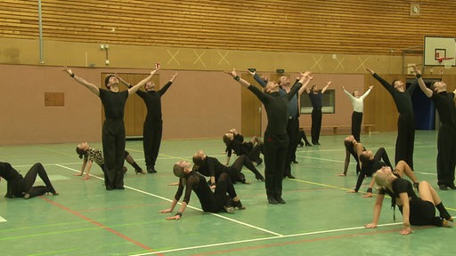 Die Weltmeister Grün-Gold-Club am trainieren in der Turnhalle. 