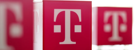 Das Telekom-Logo auf Würfeln