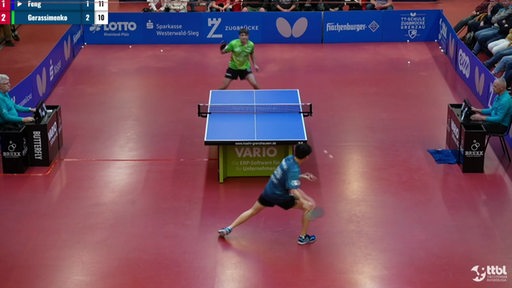 Werders Tischtennis-Profi Kirill Gerassimenko bei einem Ballwechsel gegen Grenzaus Yi-Hsin Feng.
