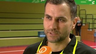 Werders Tischtennis-Trainer Cristian Tamas nach dem Spiel bei Interview in der Bremer Halle.