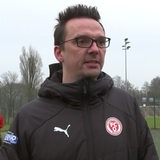 Trainer Kristian Arambasic vom FC Oberneuland auf dem Trainingsplatz. 