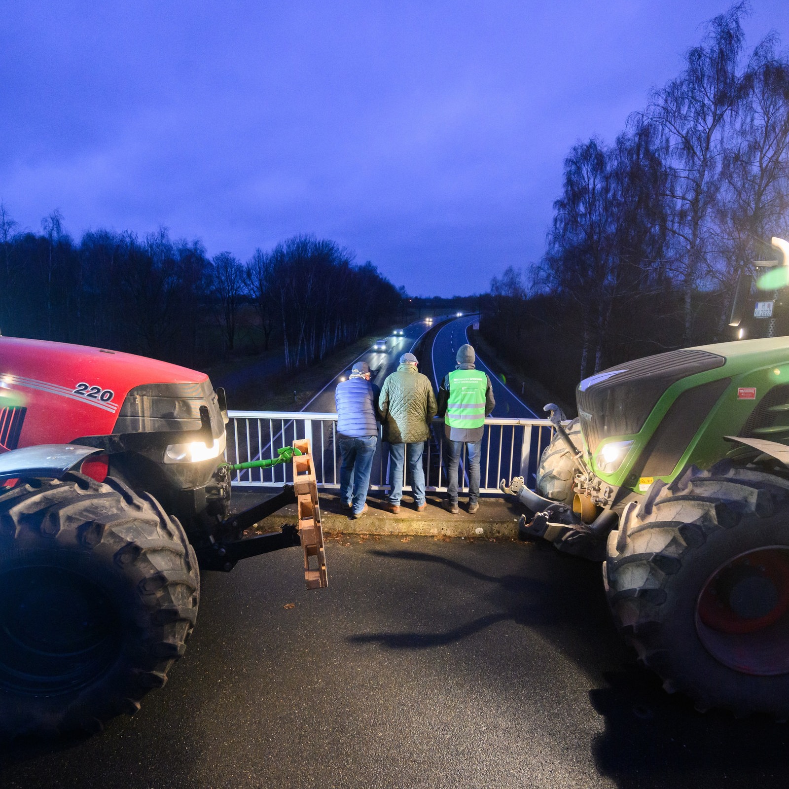 Wann Landwirte mit geschmückten Traktoren durch Bremen und umzu fahren