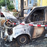 Ausgebranntes Fahrzeug eines Ex-AfD-Bundestagsabgeordneten 