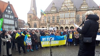 Kundgebung zum Ukraine-Krieg auf dem Bremer Marktplatz