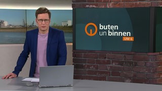 Moderator Felix Krömer im buten un binnen Studio. 