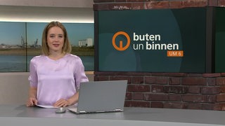 Moderatorin Lea Reinhard im Studio von buten un binnen.