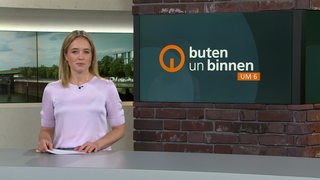 Die Moderatorin Lea Reinhard im Studio von buten un binnen.