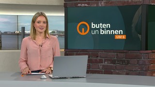 Moderatorin Lea Reinhard im buten un binnen Studio. 