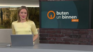 Moderatorin Lea Reinhard im Studio von buten un binnen