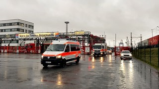 Rettungsfahrzeuge im Hafengebiet von Bremerhaven