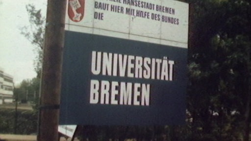 Ein altes Bild mit einem Schild auf dem "Universität Bremen" steht