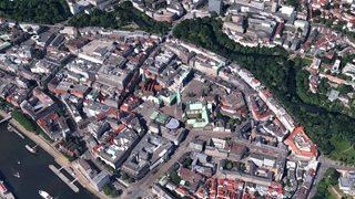 Luftbild der Bremer Innenstadt mit Marktplatz, Dom und Wallanlagen