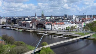 Eine Visualisierung einer der neuen Weserbrücken, die von der Innenstadt in die Neustadt reicht.