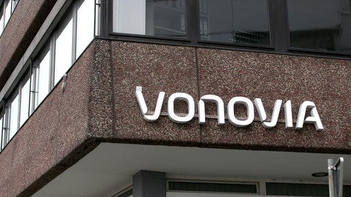 Logo von Vonovia am Firmensitz in Bremen.