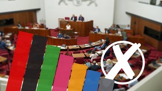 Bild der Plenarsaals der Bremischen Bürgerschaft mit farbigen Balken und einer Wahlurne davor.