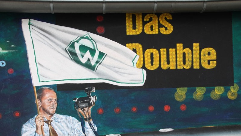 Wandbild Double 2004 an der Werder-Turnhalle Hemelinger Straße