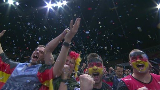 Die deutsche Nationalmannschaft sorgt mit ihrem Sieg bei der WM für Glücksgefühle bei den Fans.