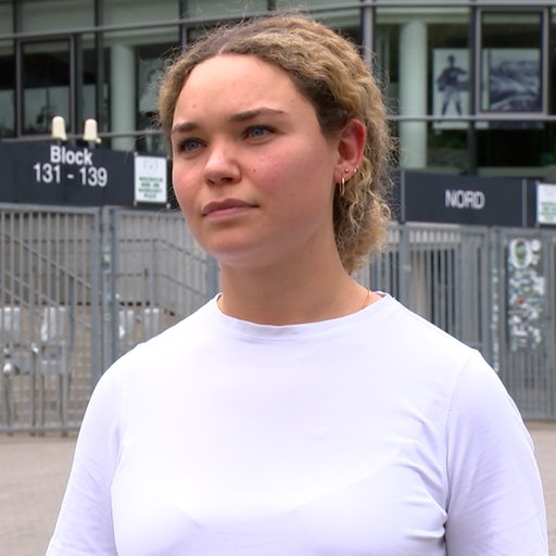 Fan-Hilfe-Vertreterin Jenny Häusler im Interview.