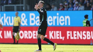 Marvin Ducksch bejubelt sein Tor gegen Holstein Kiel.
