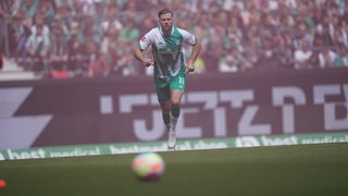 Niclas Füllkrug am Ball im Spiel gegen Köln.