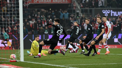 Werder kassiert beim 1:7 gegen Köln ein Gegentor. 