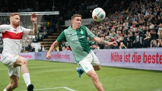 Max Kruse beim Torschuss gegen den VfB Stuttgart.