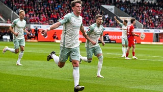Jens Stage bejubelt sein Tor gegen Heidenheim.