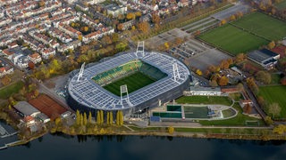 Zu sehen ist das Weser-Stadion und das umliegende Geländer aus der Vogel-Perspektive. 