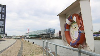 Hier im  Industriegebiet am Fischereihafen soll das neue Leuchtturmprojekt Bremerhavens entstehen - das Werftquartier.