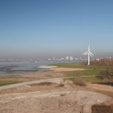 Luftbild vom Weser-Bogen bei Bremerhaven, wo der Offshore-Terminal entstehen soll.