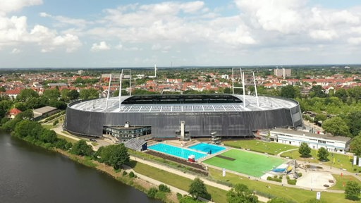 Eine Drohnenaufnahme des Bremer Weserstadions.