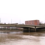 Die Wilhelm-Kaisen-Brücke über der Weser in Bremen