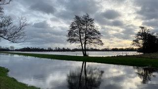 Die Wörpe ist bei Lilienthal über die Ufer getreten.