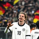 Nick Woltemade feiert sein Tor im Deutschlandtrikot