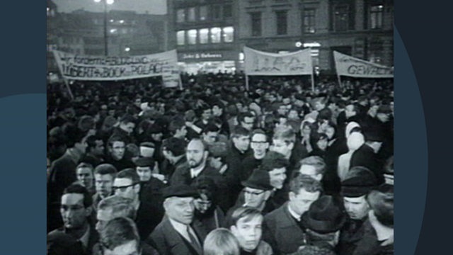 Archivbild: Die 68er Bewegung bei einer Demonstration.