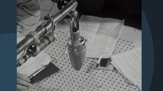 Archivbild: Ein altes Radio-Mikrofon.