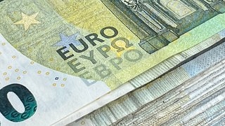 Eine Nahaufnahme eines Euro-Scheins