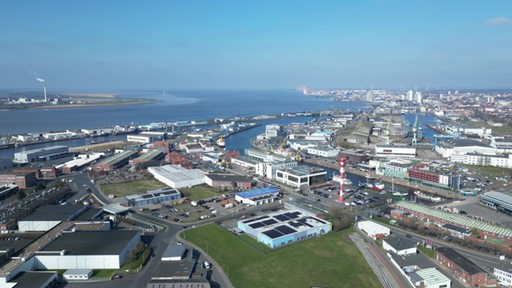 Der Fischereihafen in Bremerhaven von oben. 